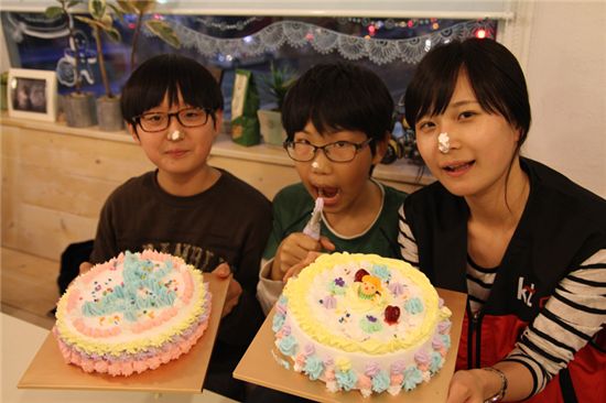 ktcs, 지역아동센터 어린이들과 '케이크 만들기' 체험