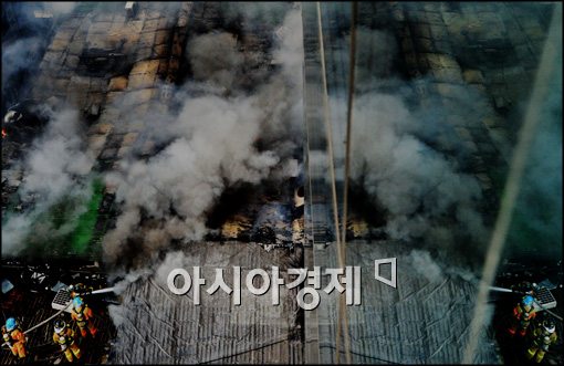 [포토]관수동 화재, 서울 도심 속 거대 악마
