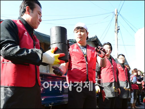 [포토]추신수와 함께하는 연탄 나눔 행사