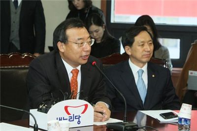 이정현 최고위원(왼쪽)과 김기현 원내수석부대표