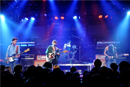 French college band YAA heats up the stage during their showcase for the 2012 College Musicians Festival [CMF], held at the KT&G Sangsangmadang in Hongdae area Seoul, Korea on November 3, 2012. [MBC] 