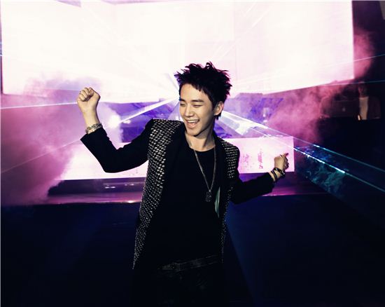 2PM 이준호, 영화 '감시' 첫 촬영 "최선을 다할 것"  