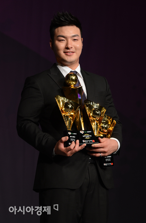 [포토] 2012 팔도 프로야구 MVP는 박병호