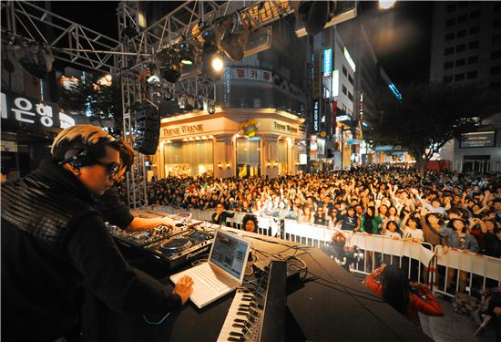 10월6일 열린 제2회 명동 댄스나이트