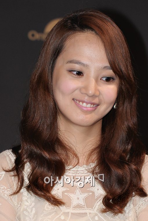 [포토]미소 짓는 윤승아