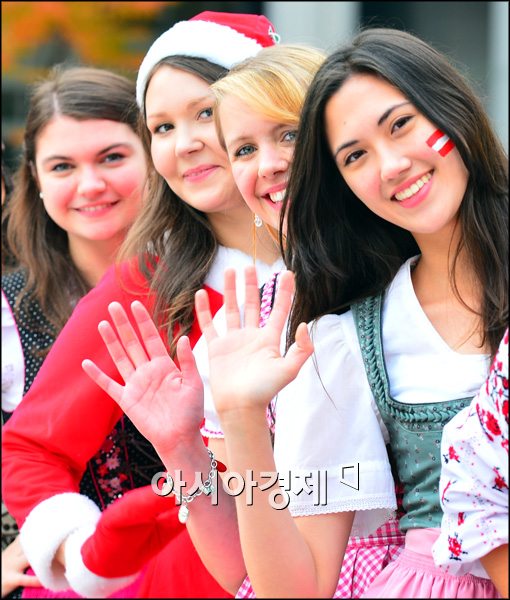 [포토]여신급 미소 보이는 외국인 유학생들