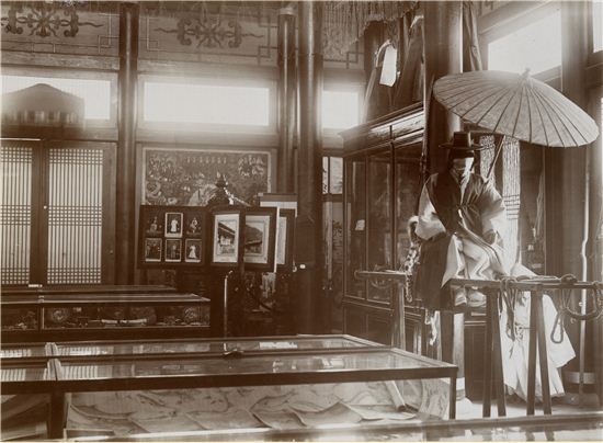 1900년 당시의 파리 만국박람회장의 한국관 내부 모습