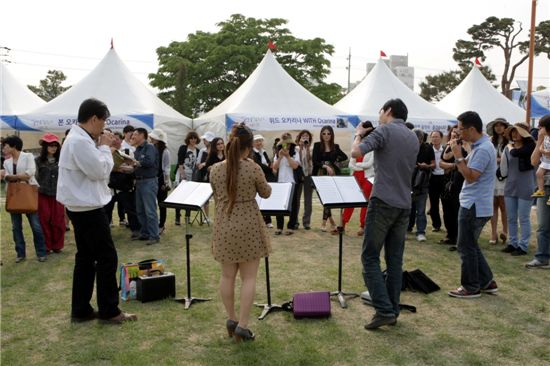 지난 5월 11일~13일 홍주문화회관 및 홍주성 일대에서 열린 '국제오카리나페스티벌' 공연 모습