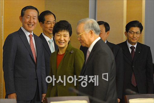 [포토]경제5단체장 만나는 박근혜 후보