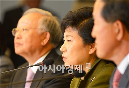 [포토]모두 발언하는 박근혜 후보