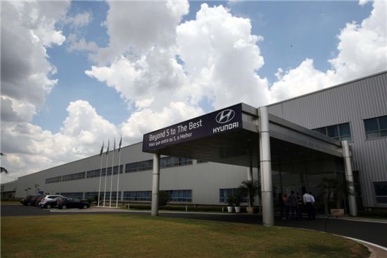 현대차 첫 남미공장 준공…정몽구 회장 '브라질 시대' 선언