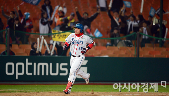 [포토] 대만 관중 응원 한 몸에 받는 린홍위