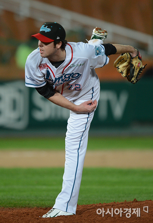 [포토] 삼성 잡은 라미고 몽키스 로레의 역투