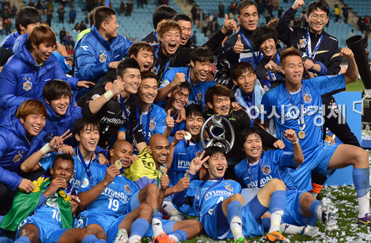 [포토] 아시아 정복한 철퇴축구