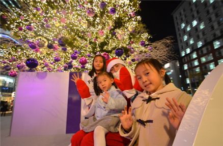 [포토]타임스퀘어, 야외 광장에 대형 크리스마스 트리 