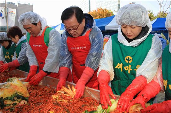 이웃사랑 가득~ 사랑의 김장김치