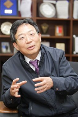 [아시아초대석]"日帝가 만든 '땅 구획' 지도, 오차투성이 놔둘순 없죠"