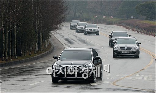 [포토]故이병철 회장 추모식 참석하는 삼성 사장단
