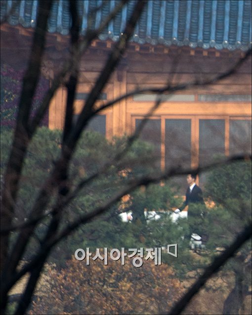 [포토]故이병철 회장 추모식, 분주한 삼성