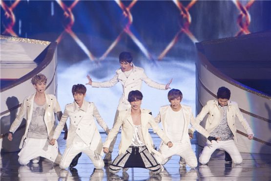[PHOTO] f(x), EXO-K, B.A.P Bring Party to Stage at 2012 Popular Culture & Art Awards