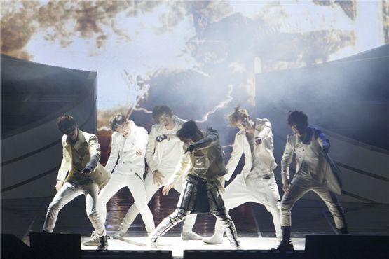 [PHOTO] f(x), EXO-K, B.A.P Bring Party to Stage at 2012 Popular Culture & Art Awards