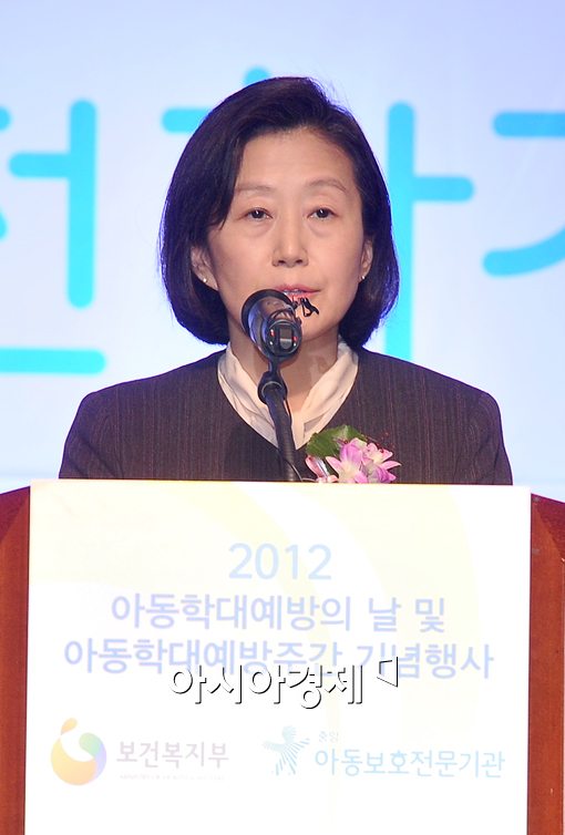 [포토]축사하는 김미경 교수
