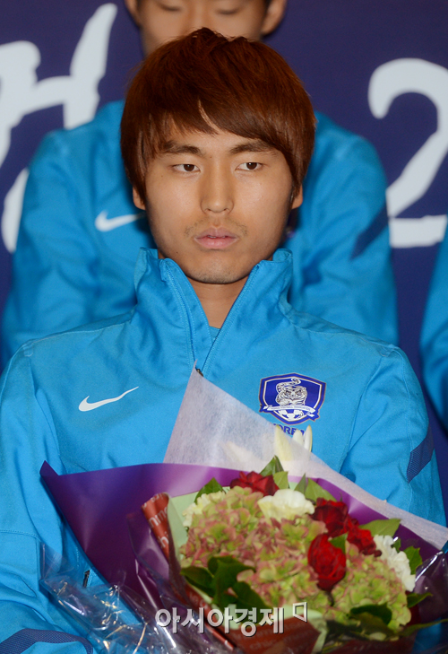 [포토] 수 많은 취재진 앞에 얼어버린 문창진