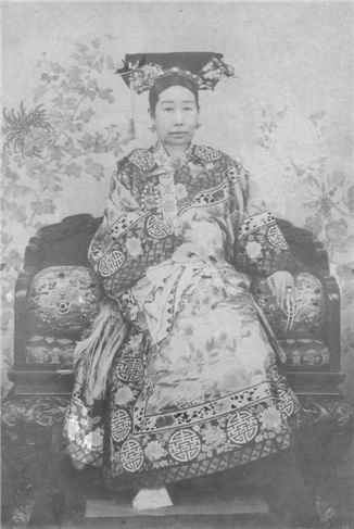 중국 청나라 말기 수렴청정으로 권세를 누렸던 서태후 (1835~1908)