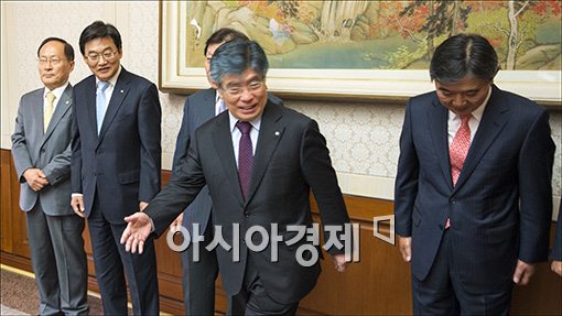 [포토]대기업CEO 만나는 김중수 총재