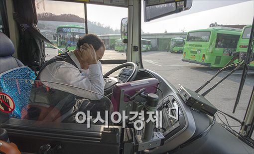 [포토]버스파업 D-1, 심란한 버스 기사