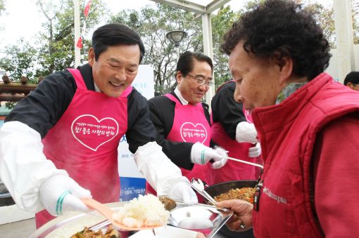 IBK기업은행, 제주 서귀포시에 '사랑의 밥차' 기증