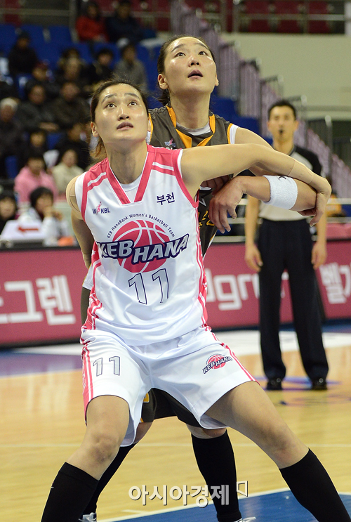 [포토] 진신혜 '좋은 자리 못내줘!'