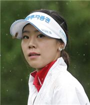 정혜진, '왕중왕전' 선두 