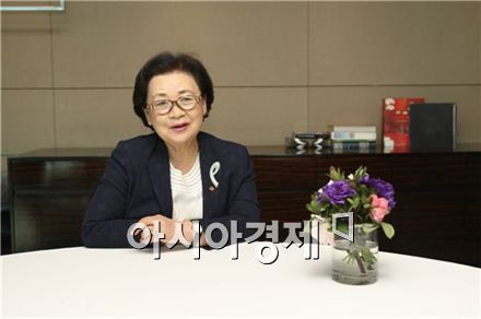 79세 최고령 보험설계사 김유수··· "영원한 현역 남고파" 