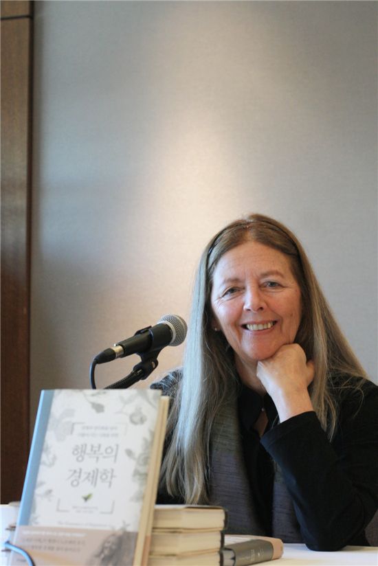 호지 "지속가능한 경제, 지역화가 만든다"