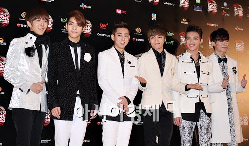 [포토]'한중합작아이돌' 타임즈, 저희도 MAMA 무대 올라요