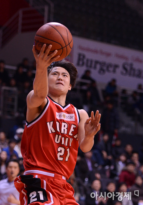 [포토] 고려대 이동엽 '역습 찬스 잡았어!'