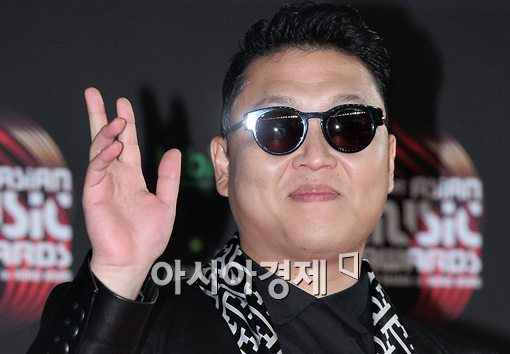 '2012 MAMA' 싸이, 올해의 가수상 수상..'4관왕 기염' 