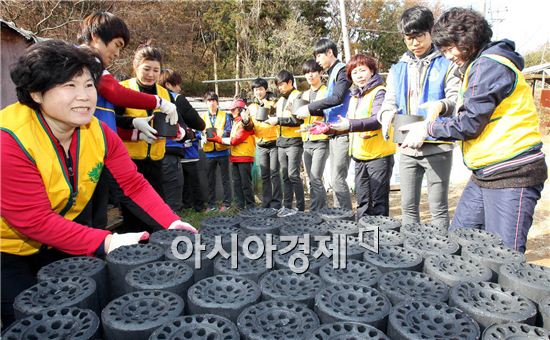 [포토]사랑으로 가득찬 연탄 배달이요