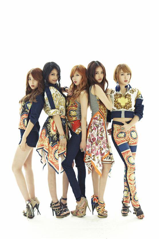 Korean girl band 4minute members So-hyun (left), Ji-hyun (second to left), Hyun-a (center),  Ga-yoon (second to right) and Ji-yoon (right) pose in front of the camera for the cover photo of their third mini-album `Volume Up,` rolled out on April 9, 2012. [CUBE Entertainment]