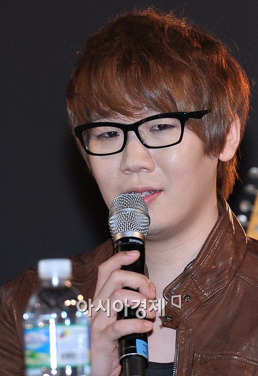 [포토]'넬' 김종완, "Gravity(중력) 단어를 좋아한다"