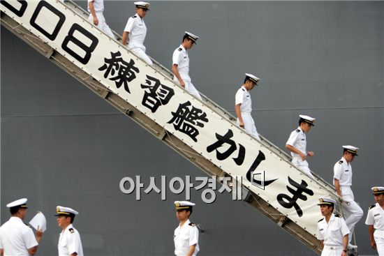 日 북핵·미사일 위협대응 이지스함 8척으로 증강키로