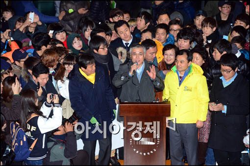 [포토]문재인 후보, '투표참여 부탁드려요'