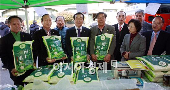 반찬 없어도 밥 한 그릇 뚝딱!