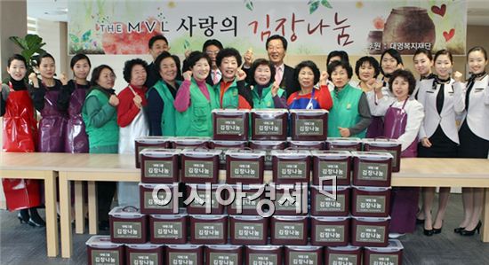 [포토]여수시 한려동, 지역기업과 함께 ‘사랑의 김치나눔 행사'