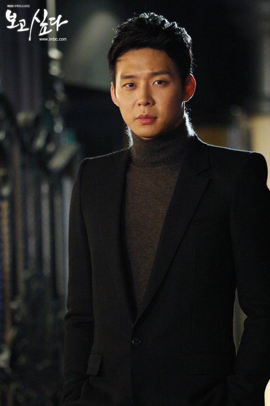 JYJ's Park Yuchun poses on the set of MBC's drama "Missing You," which November 7, 2012. [MBC]