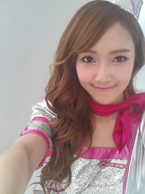 제시카, 스튜어디스 깜짝 변신… 물오른 미모 과시