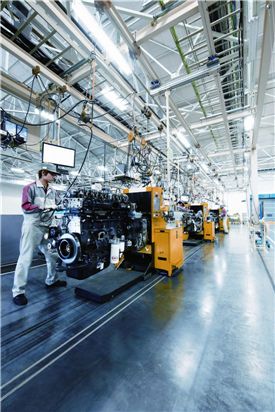 [르포]장인 100명이 한땀한땀, 트럭에 자부심 싣다