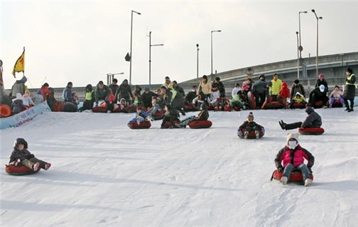 뚝섬한강공원에 눈썰매장 개장