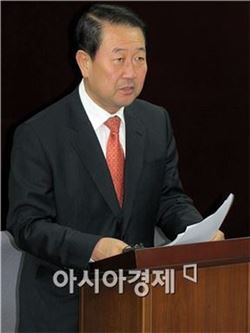 무소속 박주선 의원(광주 동구)은 11일 오후 광주광역시의회 브리핑룸에서 기자회견을 갖고 문재인 민주통합당 후보 지지의사를 밝혔다.